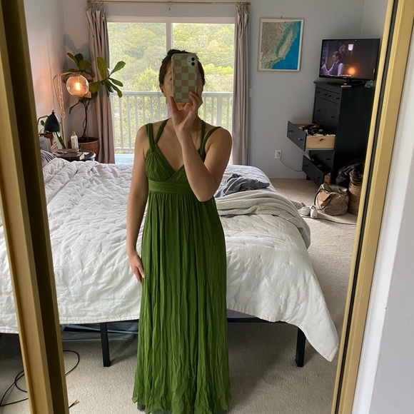 BCBGMaxAzria Dresses & Skirts - Elegant Green Maxi dress bcbgmaxazria